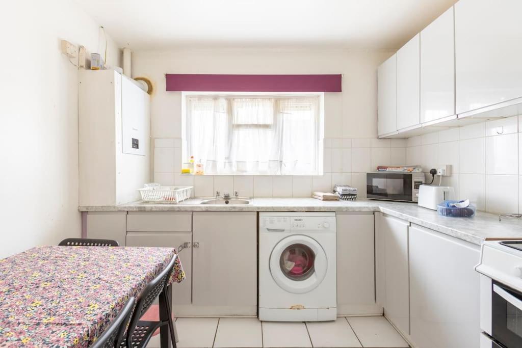 Cosy 1 Bedroom Flat Near Barking Town Centre Buitenkant foto