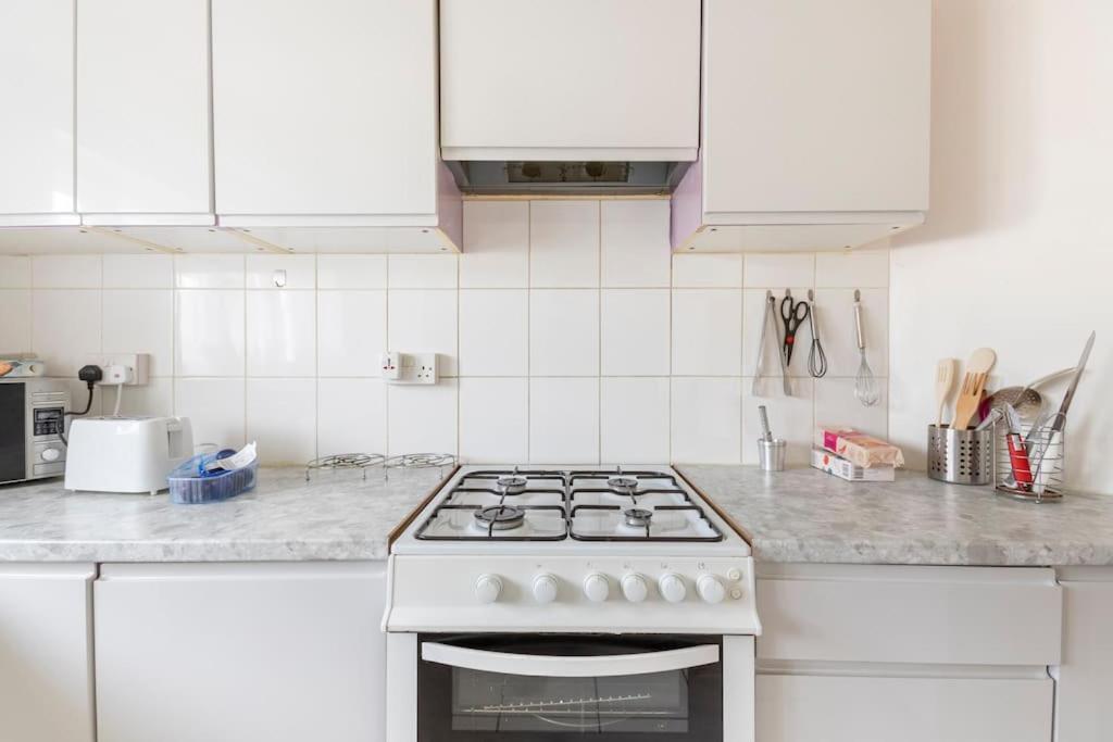 Cosy 1 Bedroom Flat Near Barking Town Centre Buitenkant foto