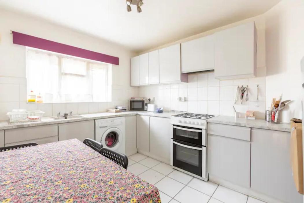 Cosy 1 Bedroom Flat Near Barking Town Centre Buitenkant foto